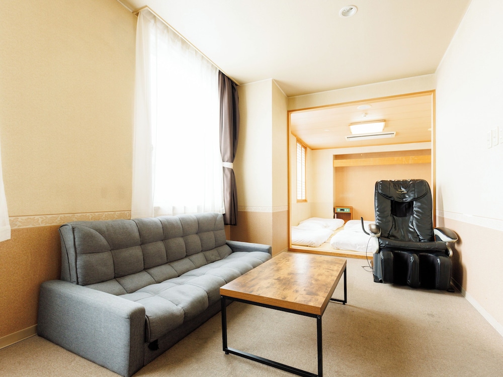 Traditional Room, Non Smoking (6PAX, Top floor)