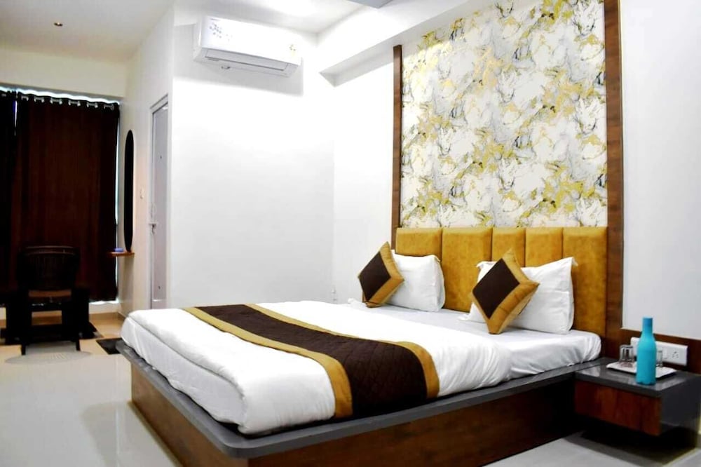 Deluxe Room, City View