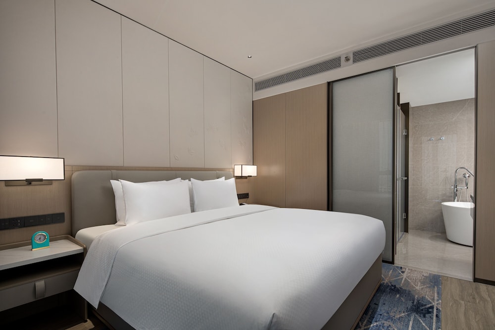 Business Room, 1 King Bed, Non Smoking photo 1