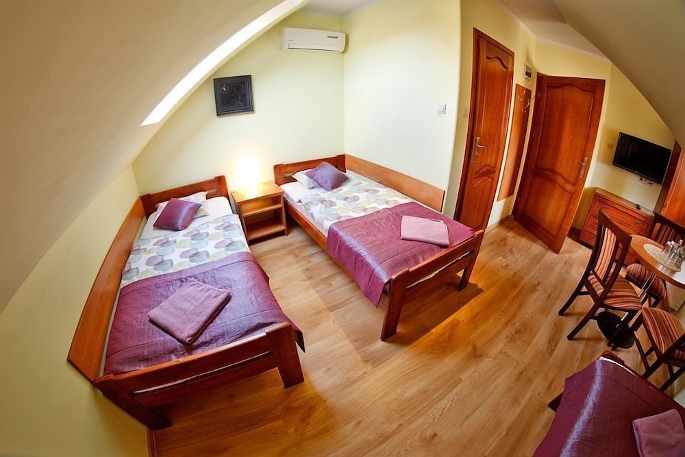 Double or Twin Room photo 2