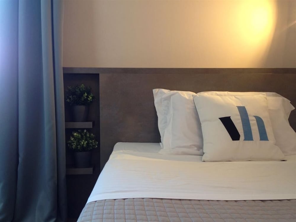 Standard Double Room Single Use with French bed photo 2