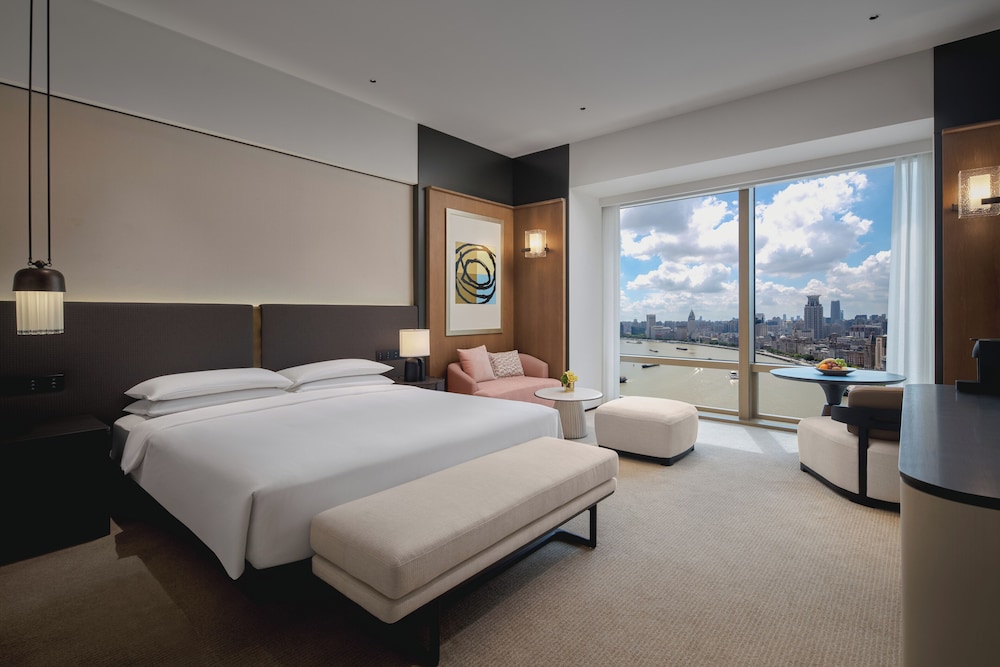 Club Deluxe River View King