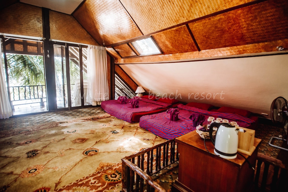 Family Room (4 double beds) photo 2