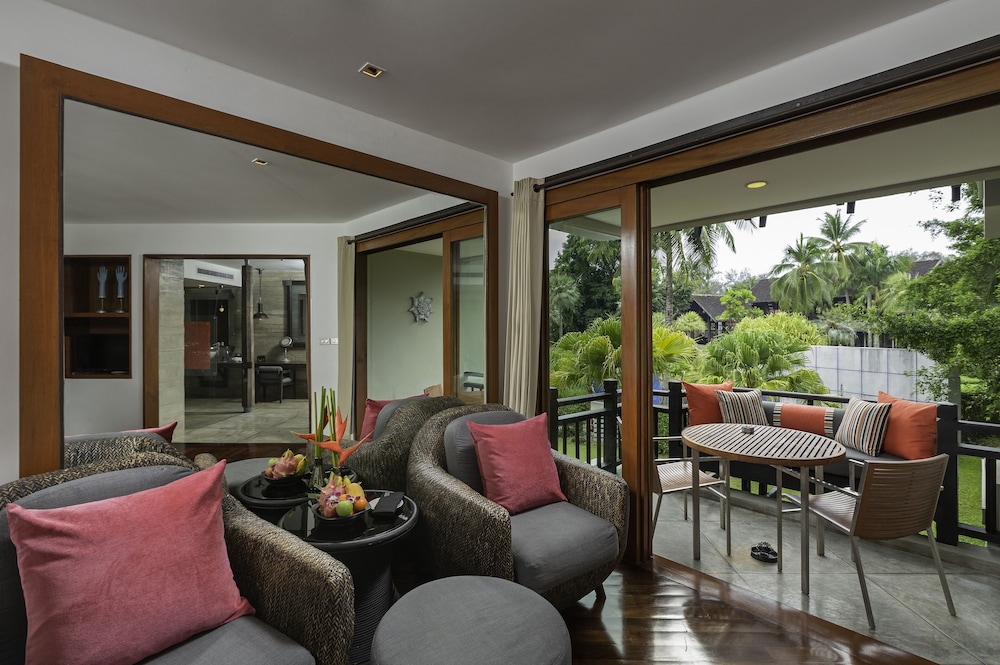 Pearl Bed Suite - Photo 5