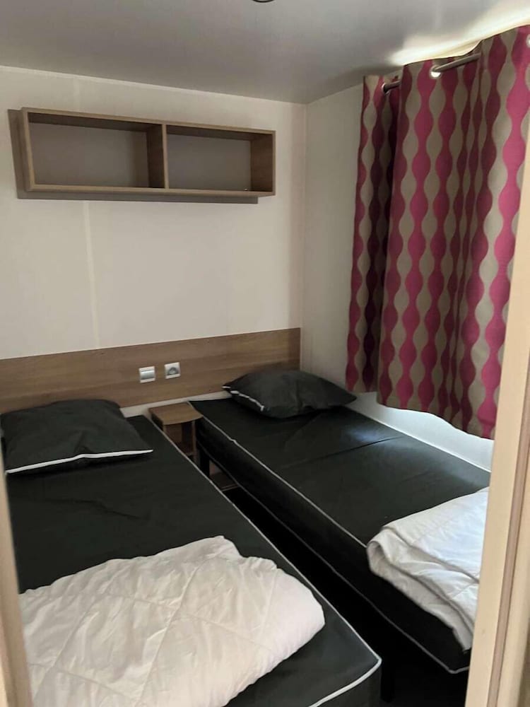 Family Mobile Home photo 2