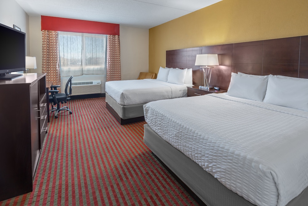 Standard Room, 2 Queen Beds photo 2