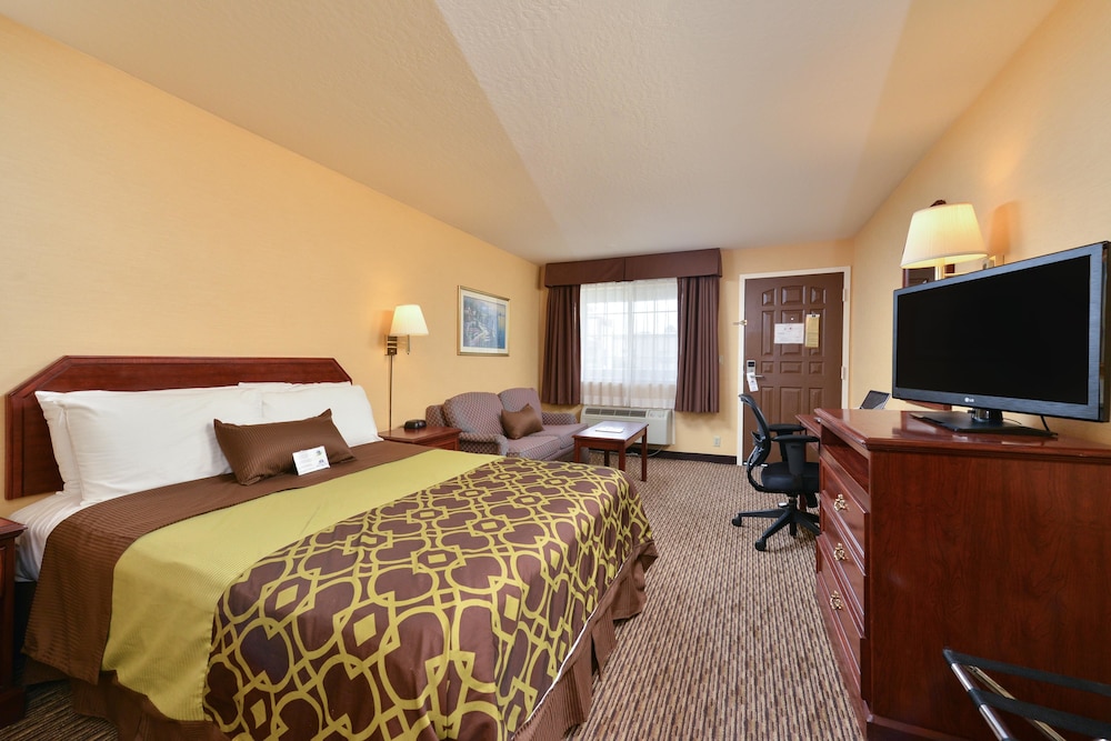 Standard Room, 1 Queen Bed, Accessible, Non Smoking photo 2