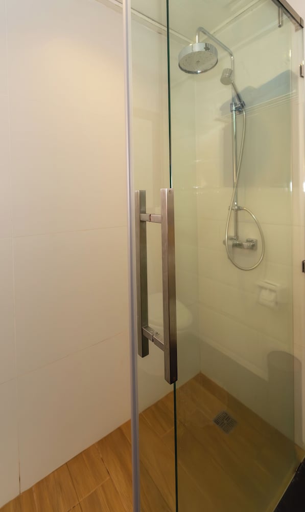 Deluxe Room - Photo 11