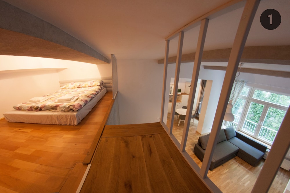 Deluxe Studio Suite photo 3