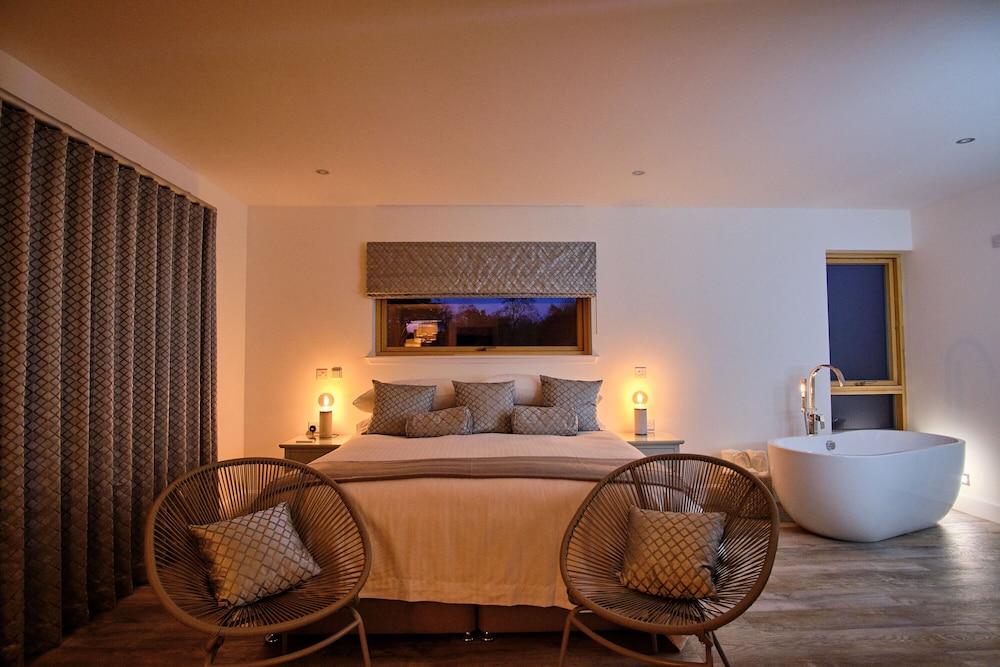 Deluxe Chalet, 2 Bedrooms photo 3