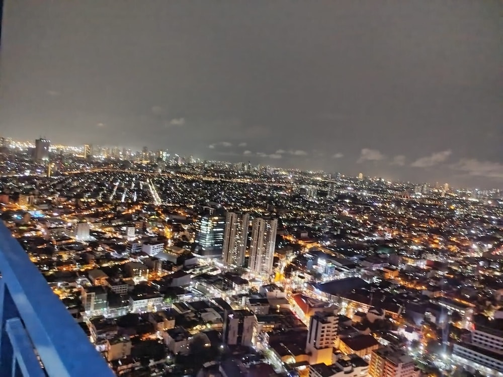 Panoramic Condo, Balcony, City View