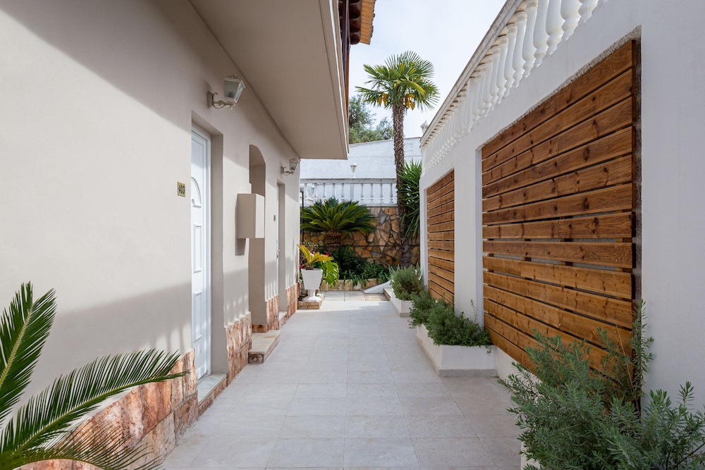 Bungalow Garden View - Photo 5