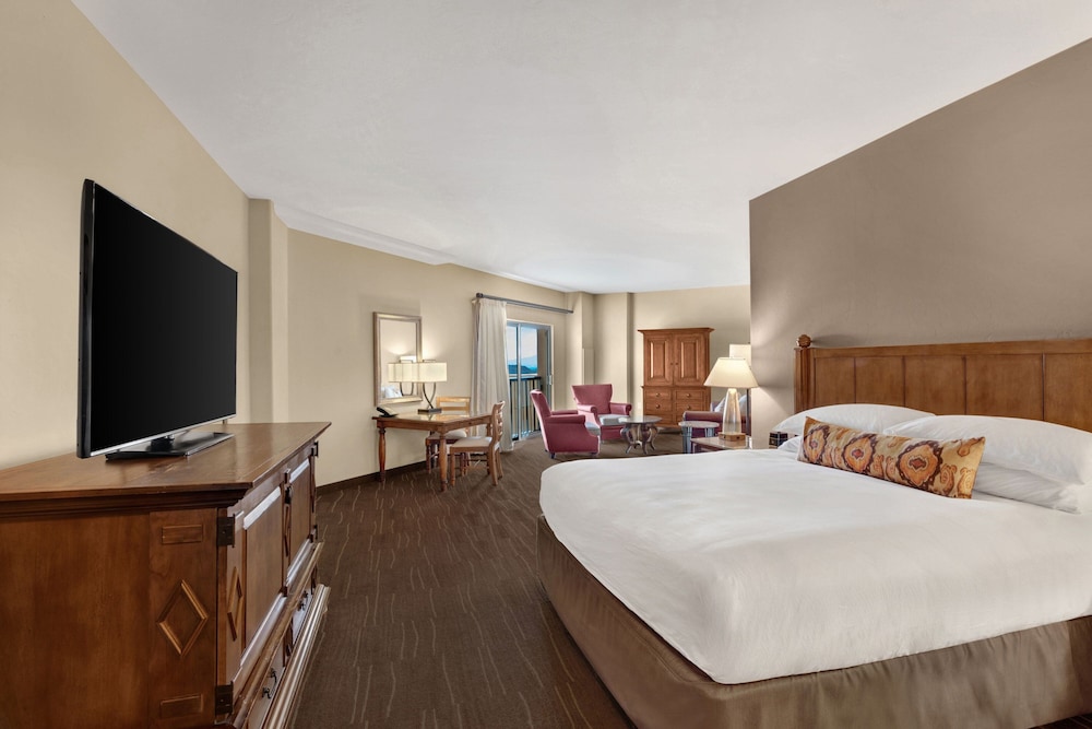 Junior Suite, 1 King Bed photo 2