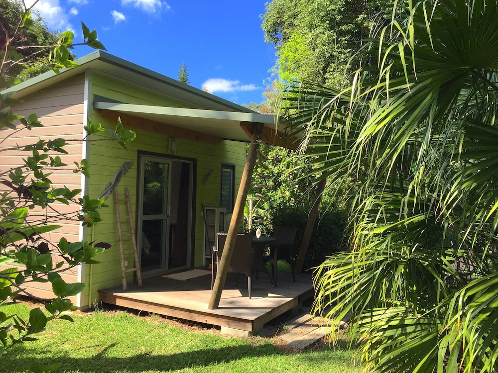 Comfort Bungalow, 1 King Bed photo 1