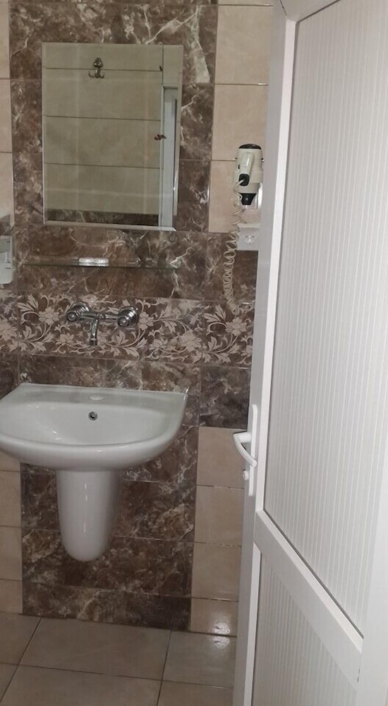 Standard Double Room Single Use photo 3