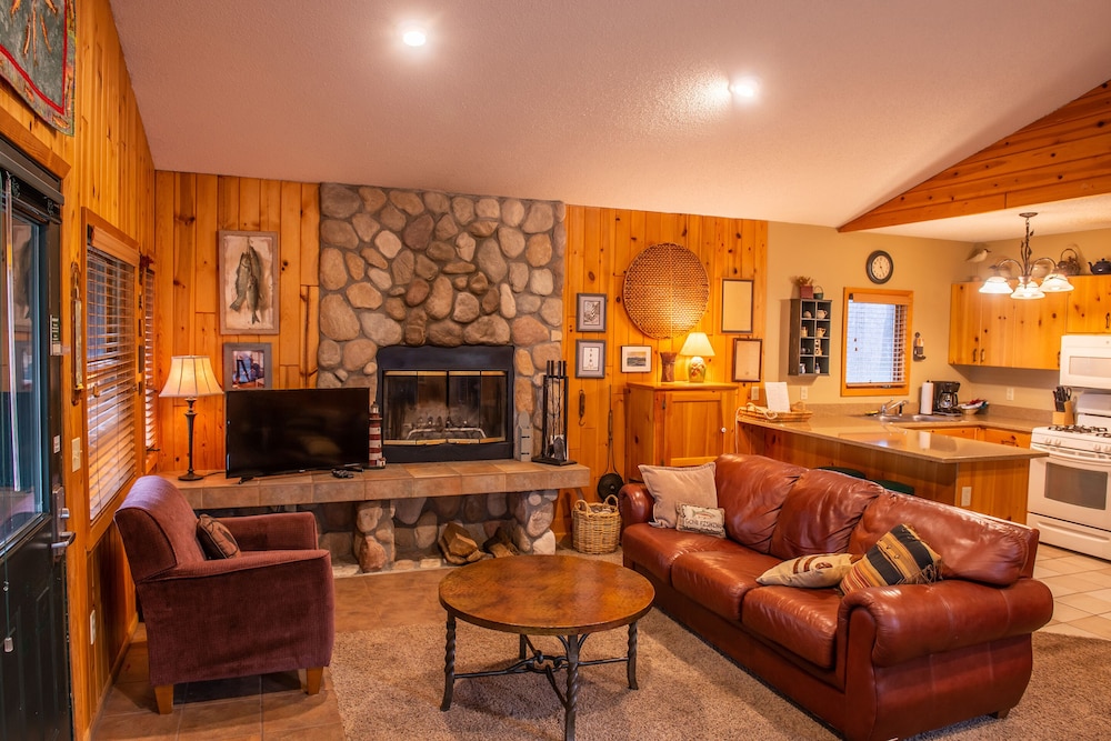 701 - 2 Bdrm Gull Haven Cabin