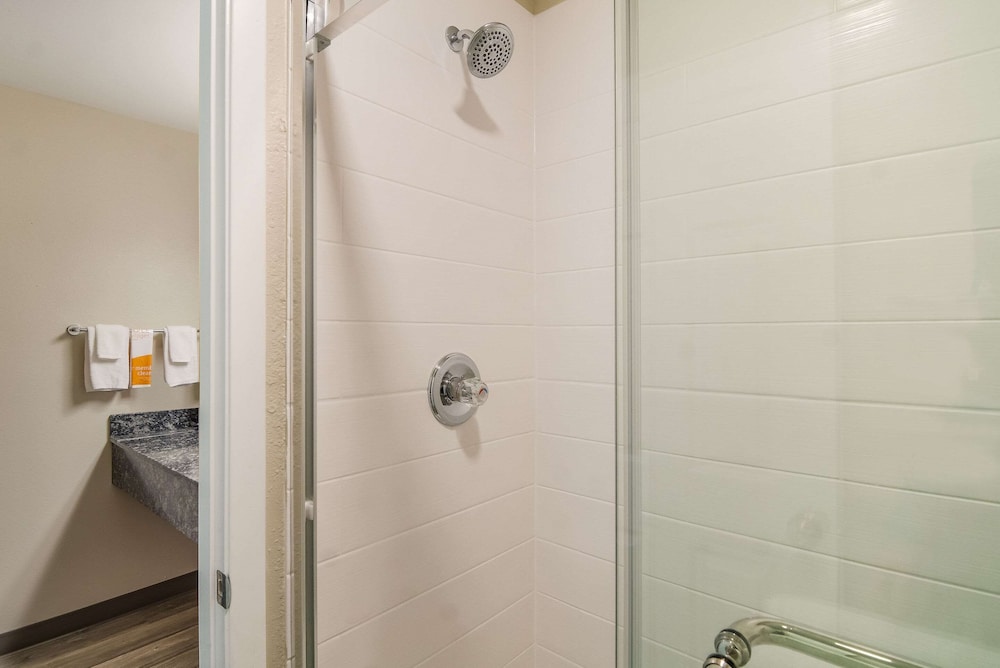 Suite, 1 King Bed, Non Smoking (Upgrade) - Photo 1