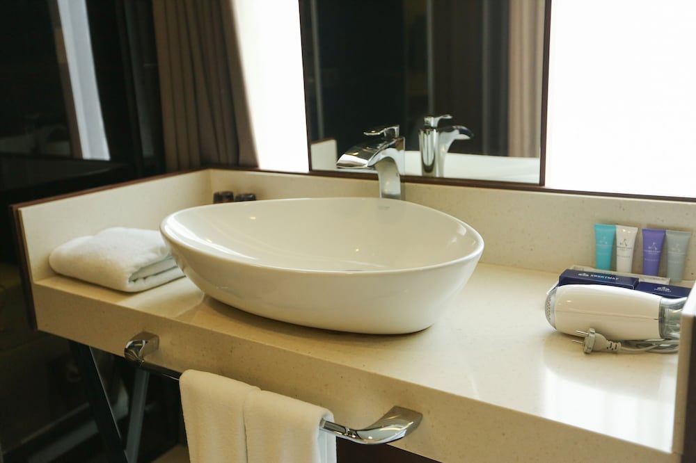 Superior Family Room City (Bath) photo 2