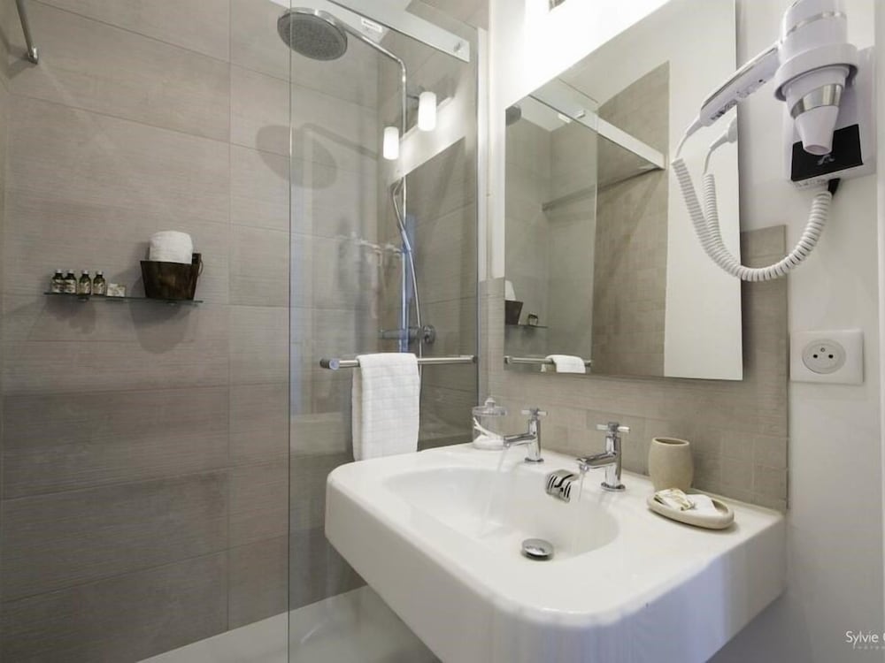Triple Room, Private Bathroom, Garden View (Topaze) photo 2