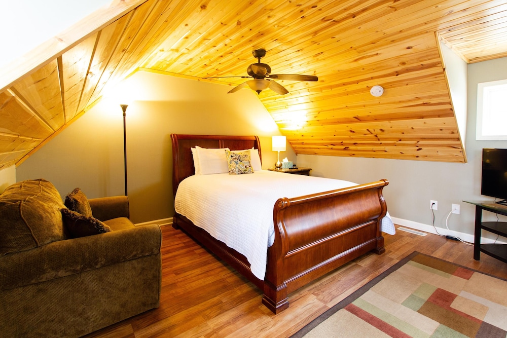 Standard Room, Multiple Beds, Non Smoking (Grand View 6 Person Villa) photo 3