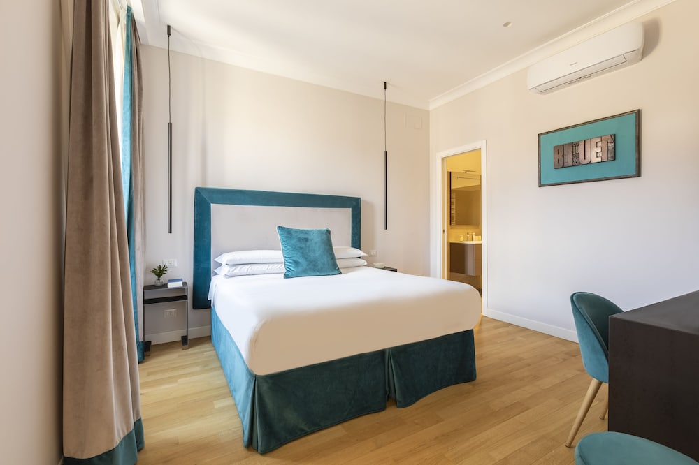 Deluxe Double or Twin Room photo 1