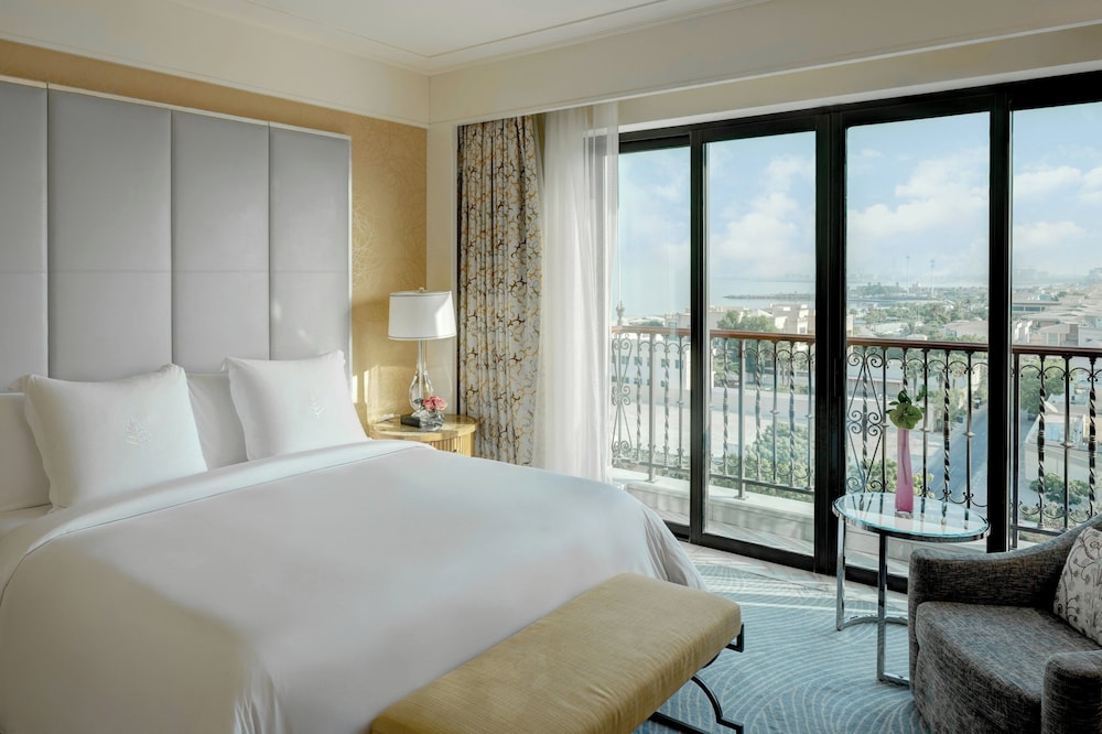 Executive Suite, 1 King Bed - Photo 5