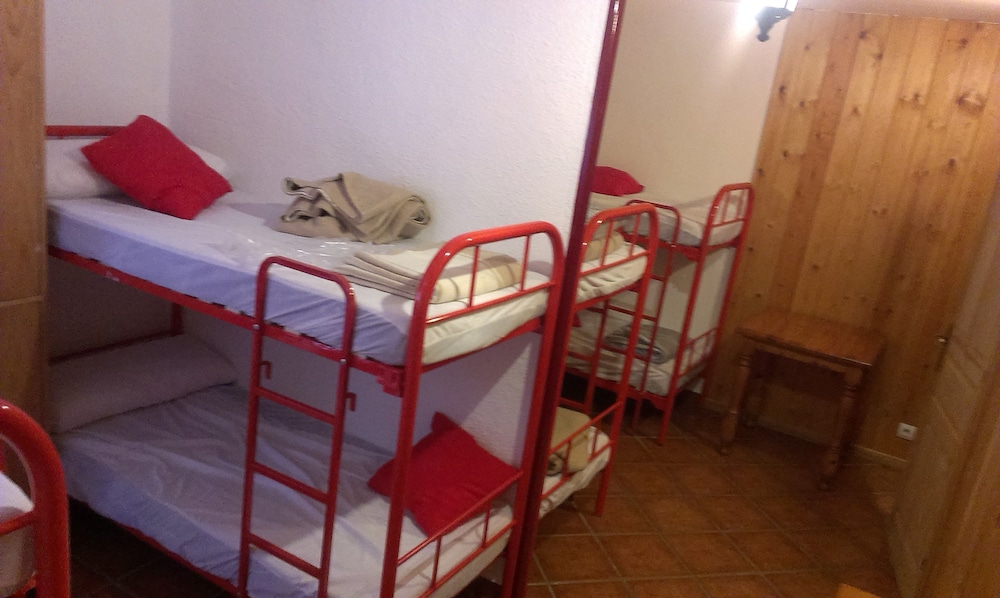Dormitorio compartido, Dormitorio mixto, Baño compartido (16 personas)