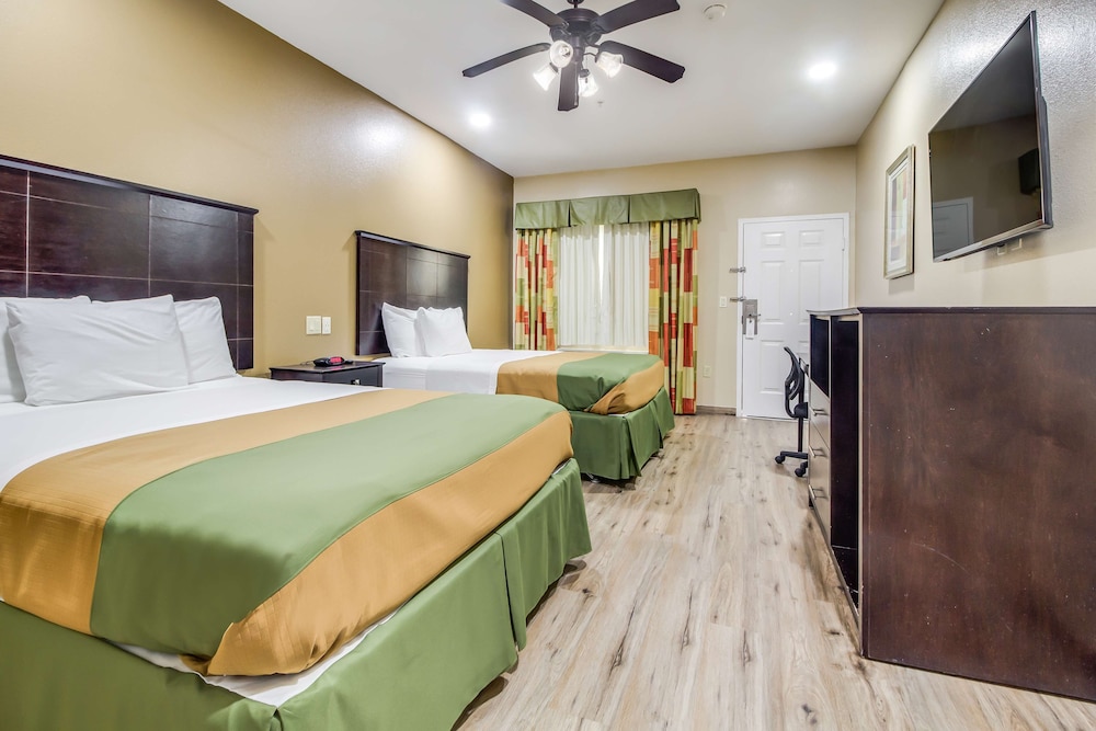 Room, 2 Queen Beds, Accessible, Non Smoking photo 1