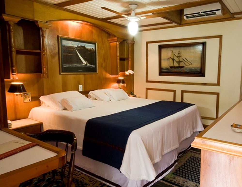 Suite - Photo 1