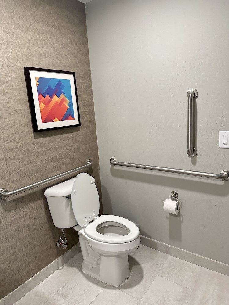Room, 2 Queen Beds, Accessible, Non Smoking - Photo 10