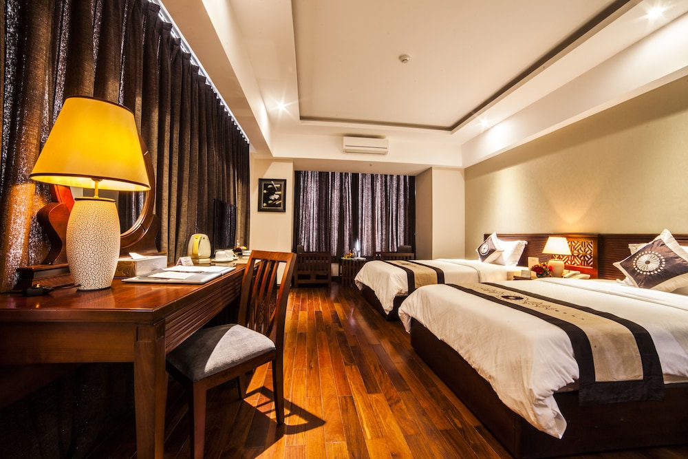 Deluxe Double or Twin Room, City View photo 2