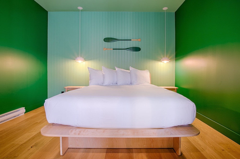 Loft - 1 queen bed and 1 sofa bed