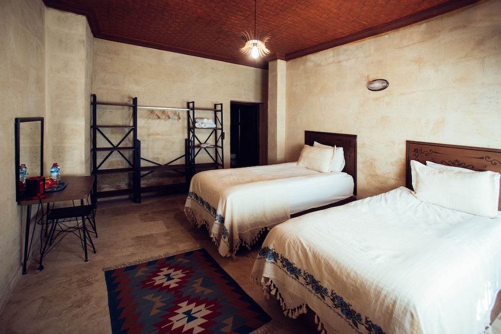 Economy Twin Room - Photo 1