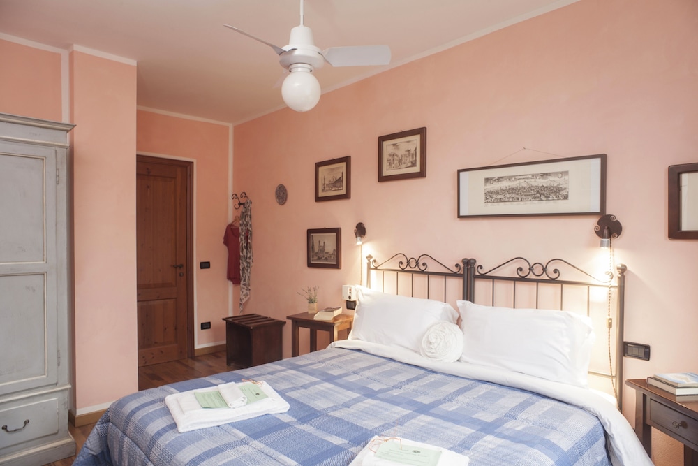 Double or Twin Room - Photo 1