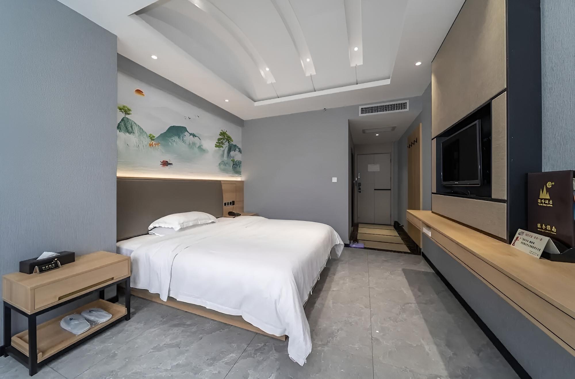Luxury Room, 1 Queen Bed photo 1