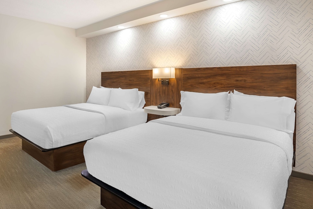 Room, 2 Queen Beds, Non Smoking - Photo 7