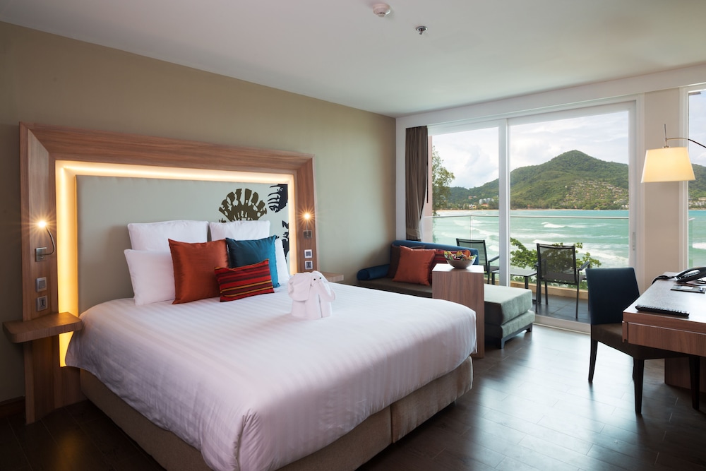 Room, 1 King Bed (Ocean) photo 1
