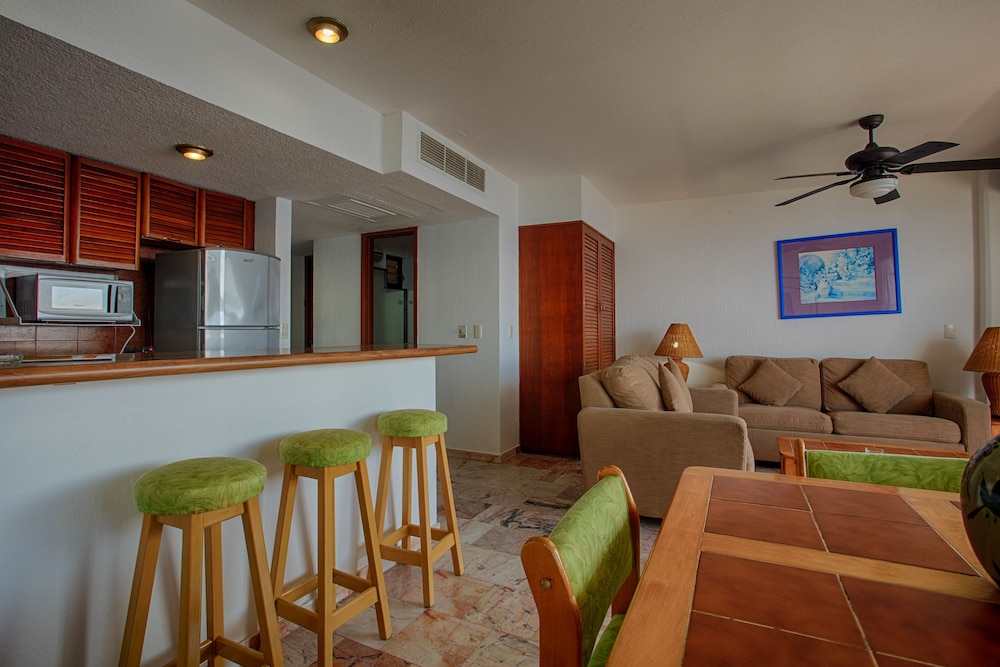 1 Bedroom Apartment With Large Terrace Oceanfront