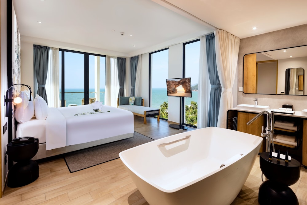 Premier Suite Ocean View King - Photo 1