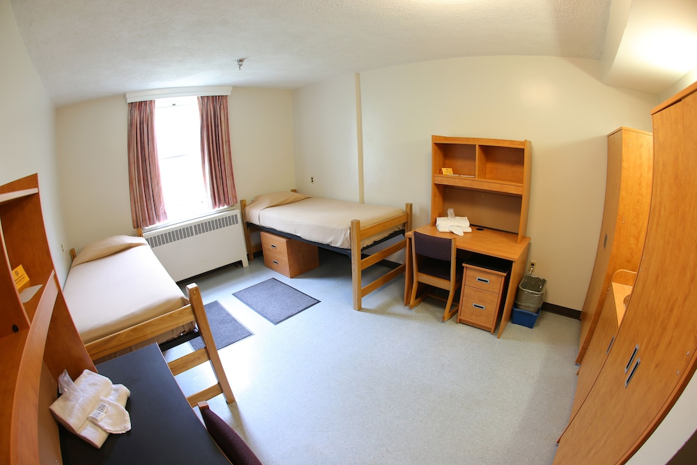 Shirreff Hall Double Room - Shared Bath