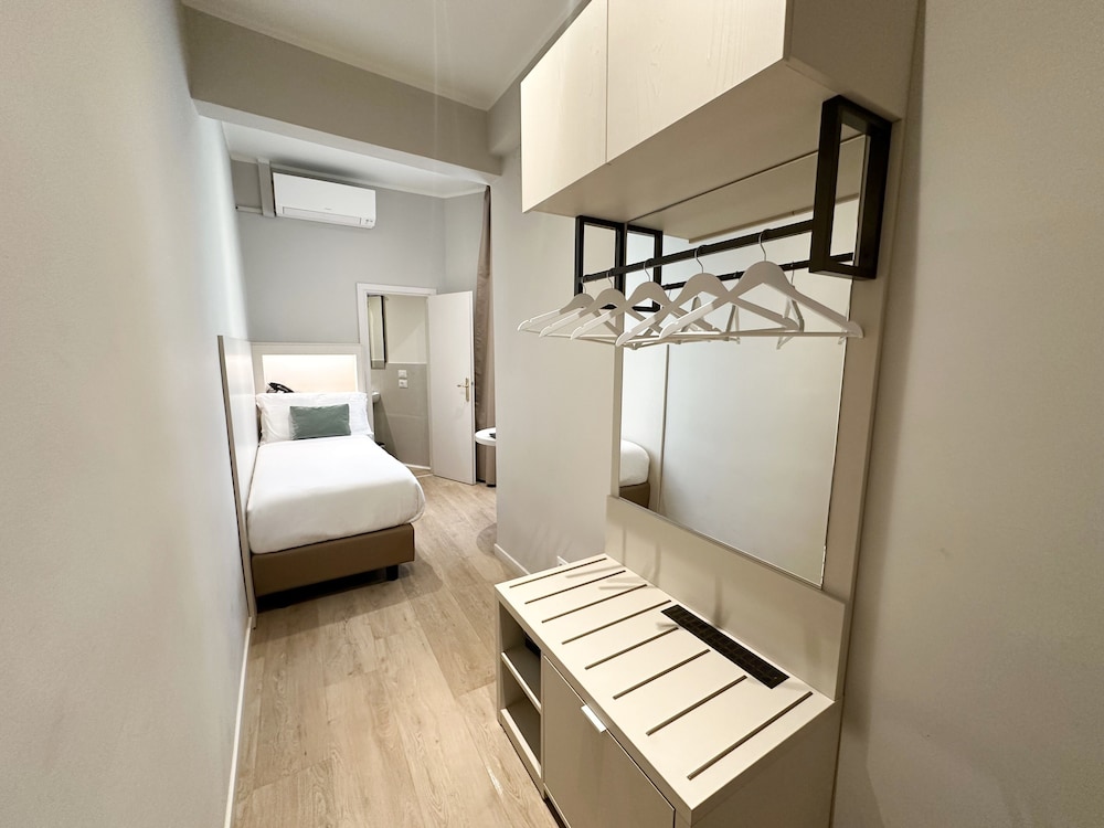 Classic Single Room, 1 Twin Bed, Ensuite photo 1