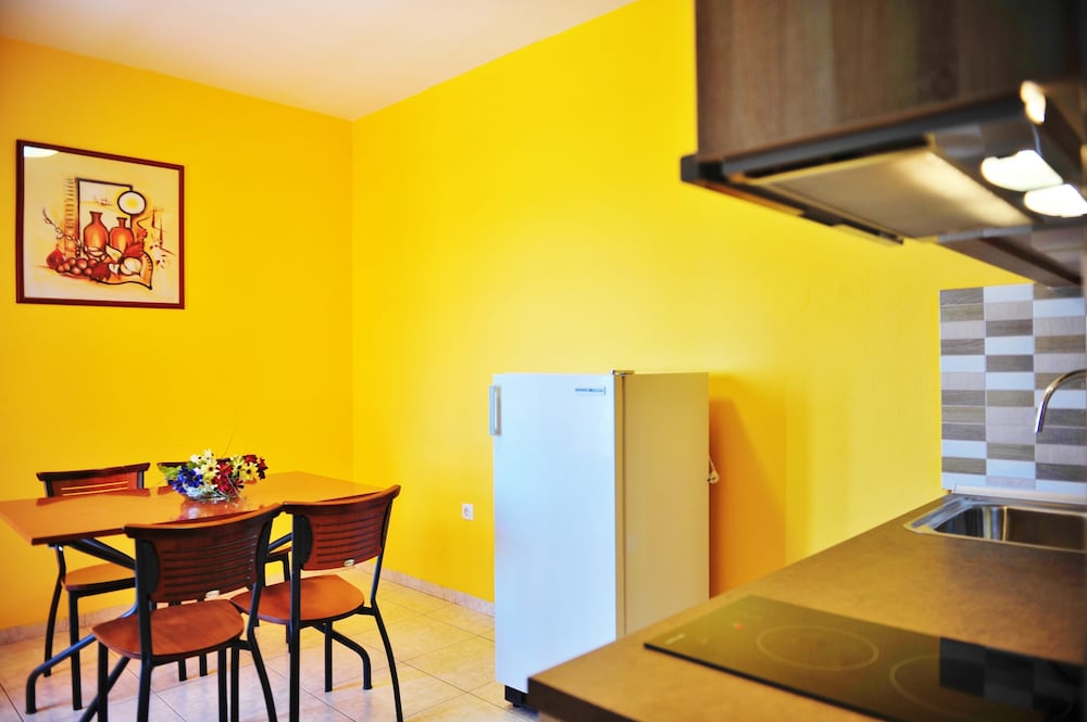 Family Apartment, 2 Bedrooms, Sea View photo 3