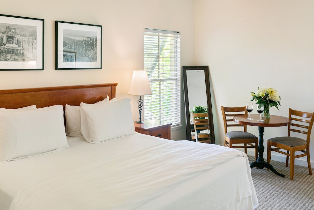 Superior Room, 1 King Bed - Photo 3