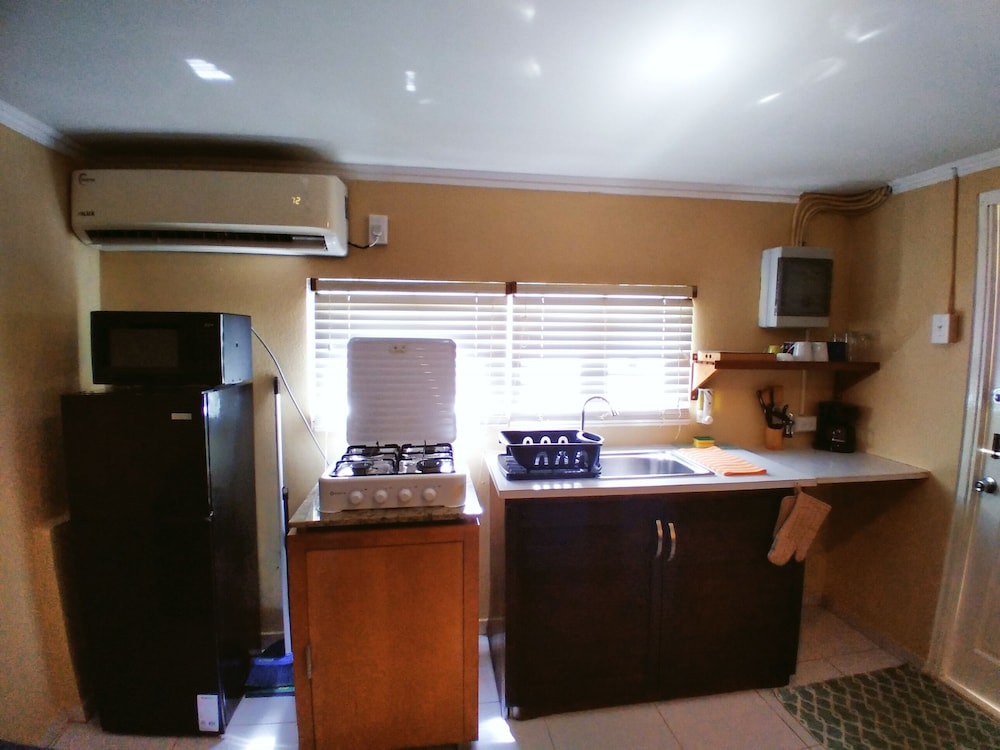 Junior Studio Suite, 1 Queen Bed with Sofa bed photo 3
