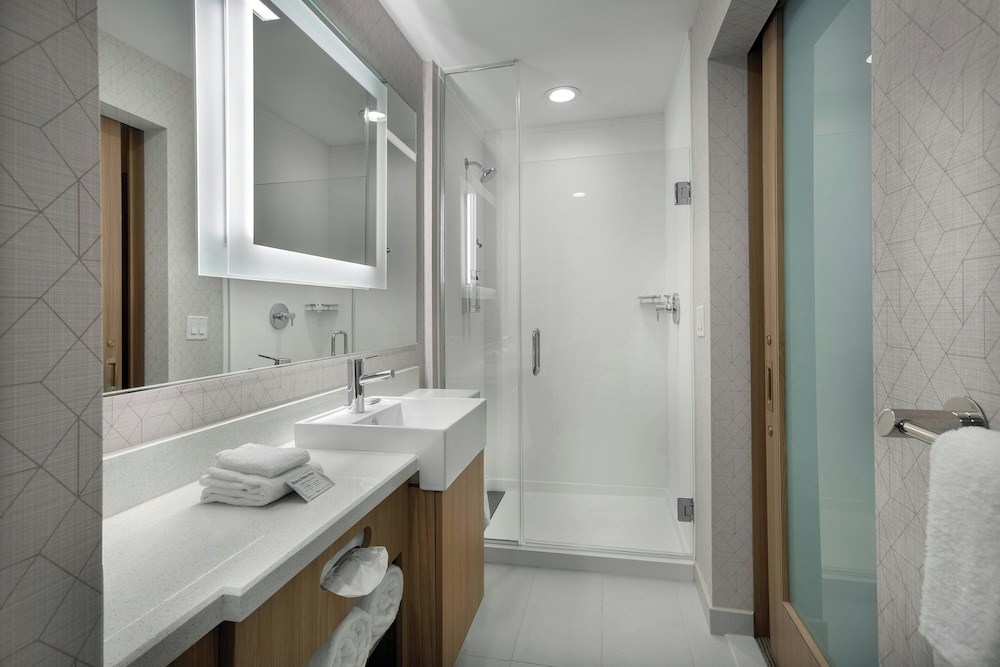 Suite, Multiple Beds - Photo 5