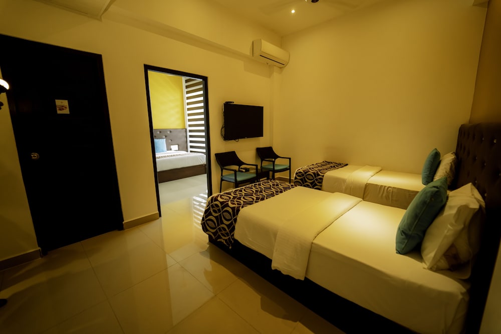 Deluxe Family room with Garden View photo 3
