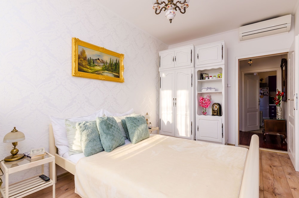 House (Two Bedroom Holiday Home)