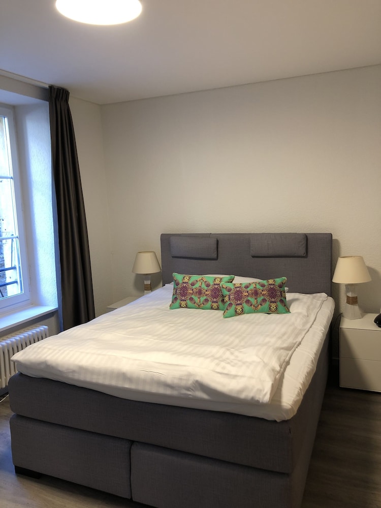 Classic Double Room Single Use, 1 Queen Bed photo 3