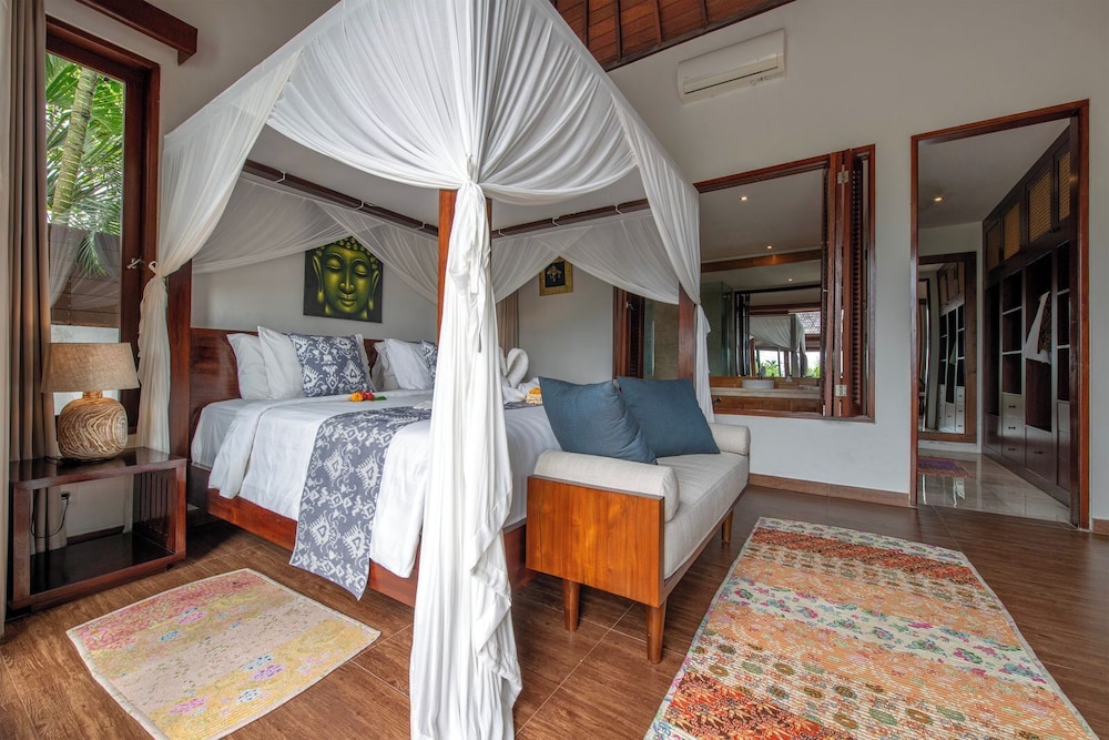 Luxury Villa photo 3