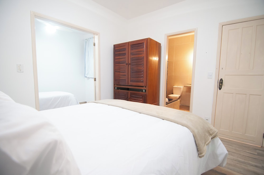 Deluxe Suite, Jetted Tub photo 3